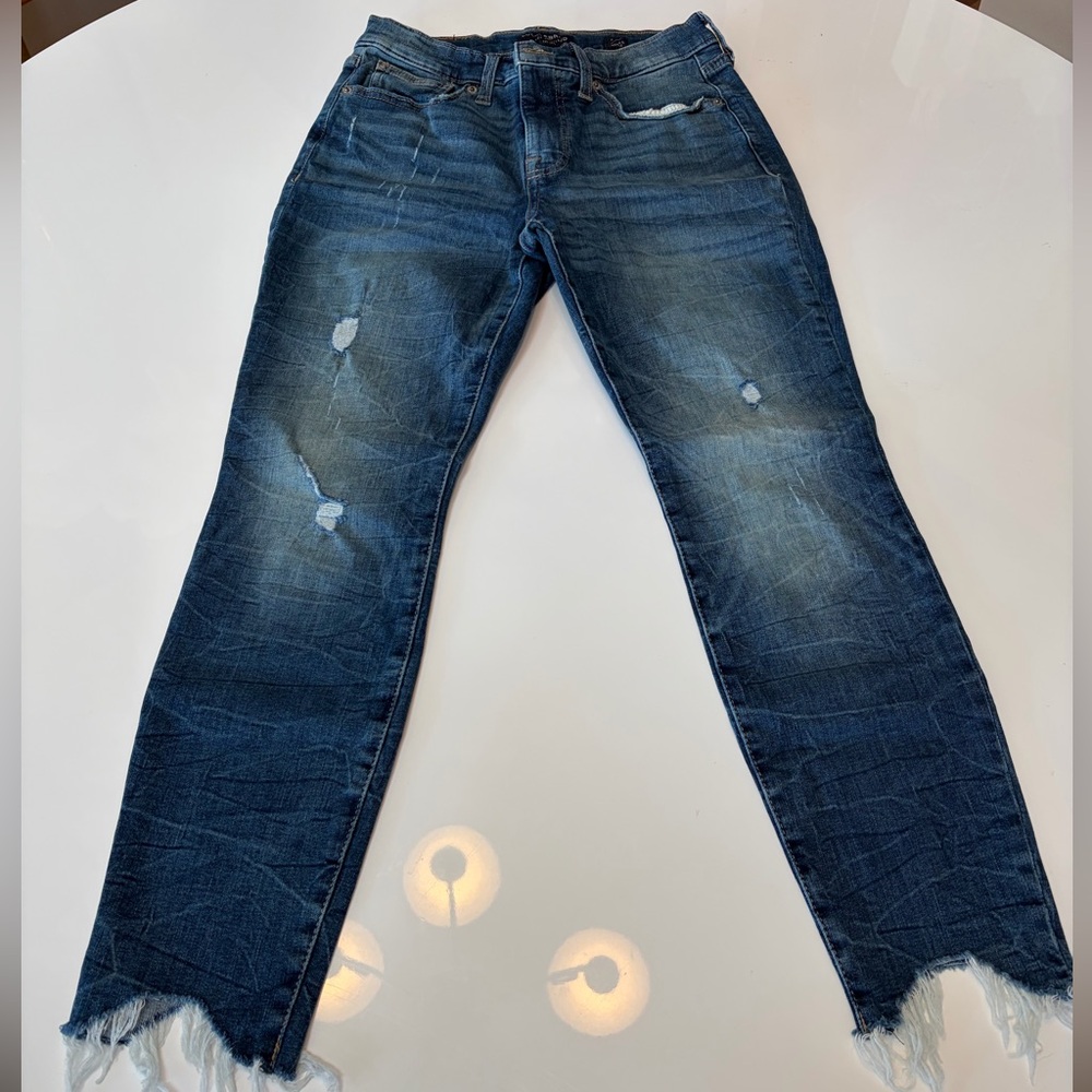 #203 Lucky Brand  Super Cute Dark Blue Distressed Straight Leg Jeans.